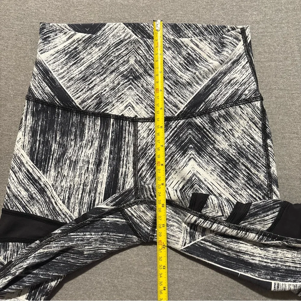 lululemon athletica Black and Gray Geometric Leggings